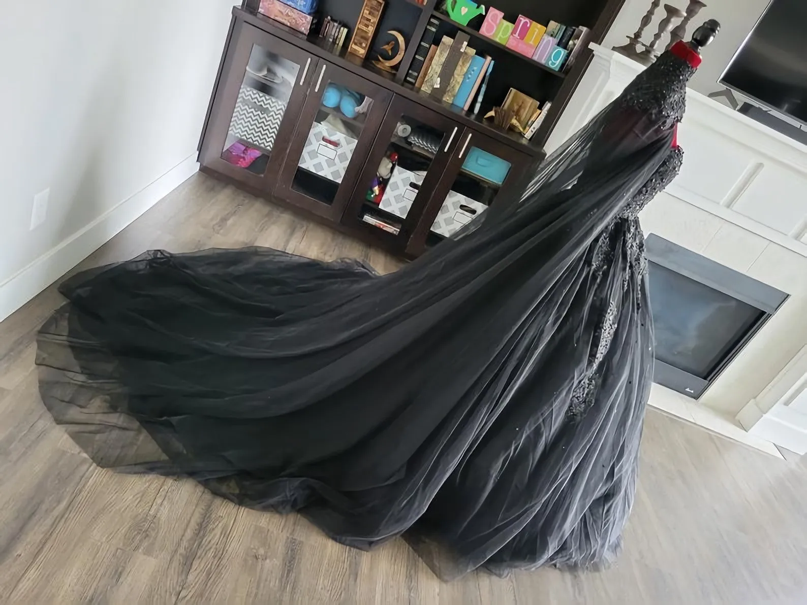 Black Full Ballgown With High Neck Veil Wedding Dress Bridal Gown With Long Train Sleeveless Sweetheart Strapless