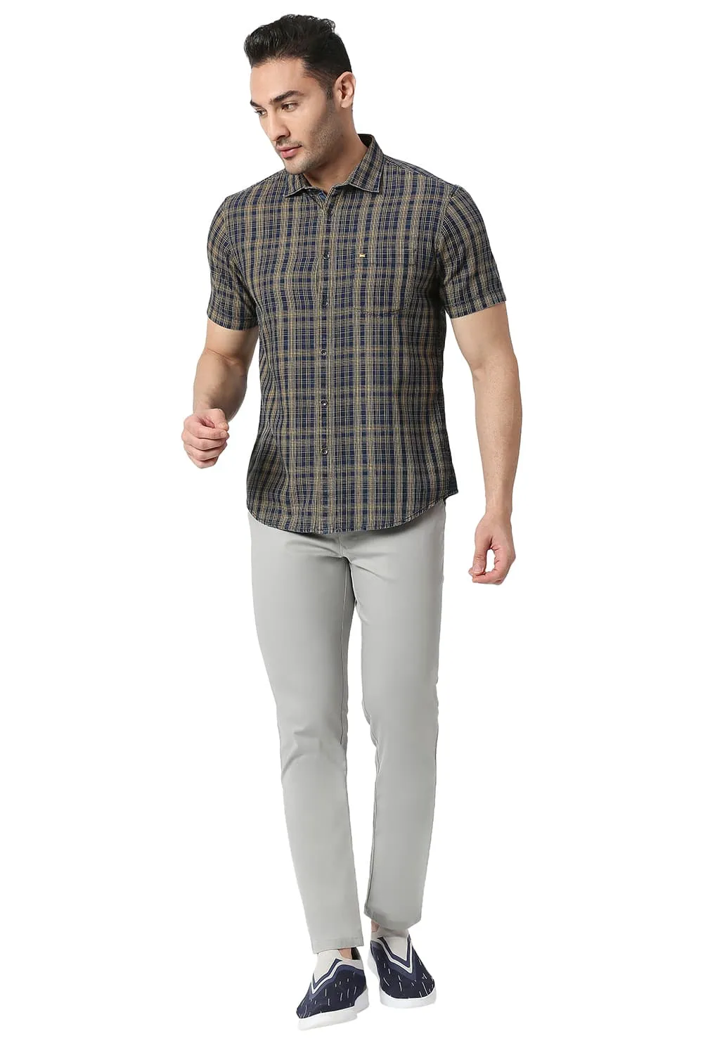 Slim Fit Cotton Indigo Checks Halfsleeves Shirt