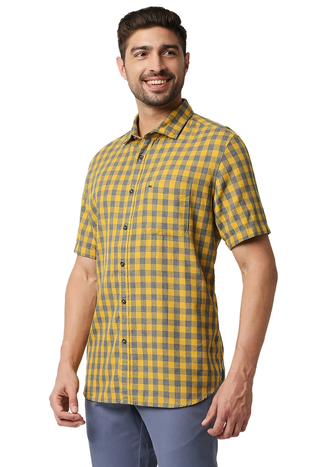 Slim Fit Melange Checks Halfsleeves Shirt