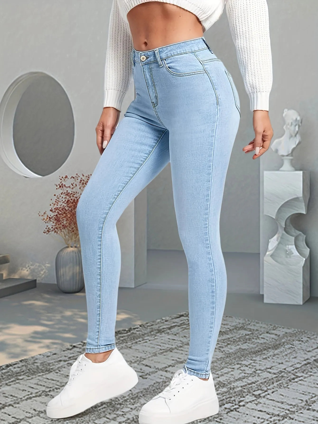 Ultra flattering skinny jeans for stylish women