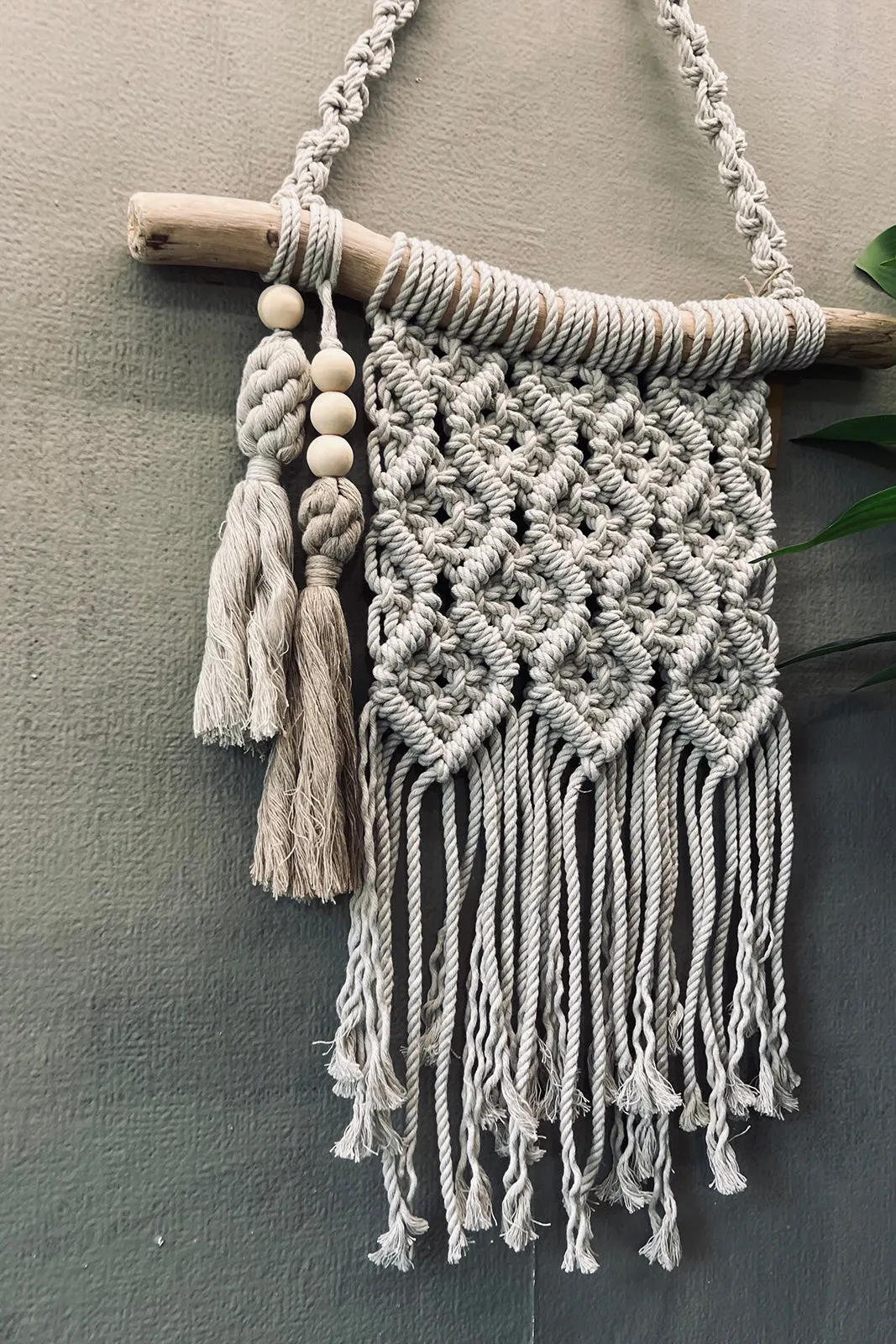 Wall macrame beige